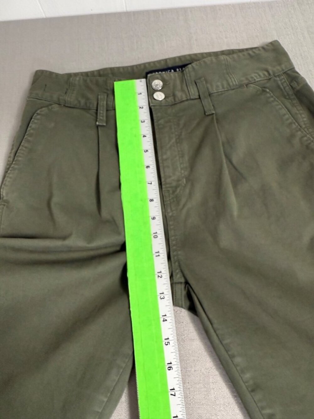 Veronica Beard Jean Monika Tapered Pants Green High Rise 30/10 Model Off Duty - Picture 14 of 16